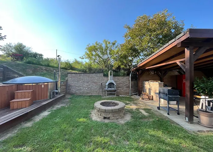 Kégli_fonyód Villa *